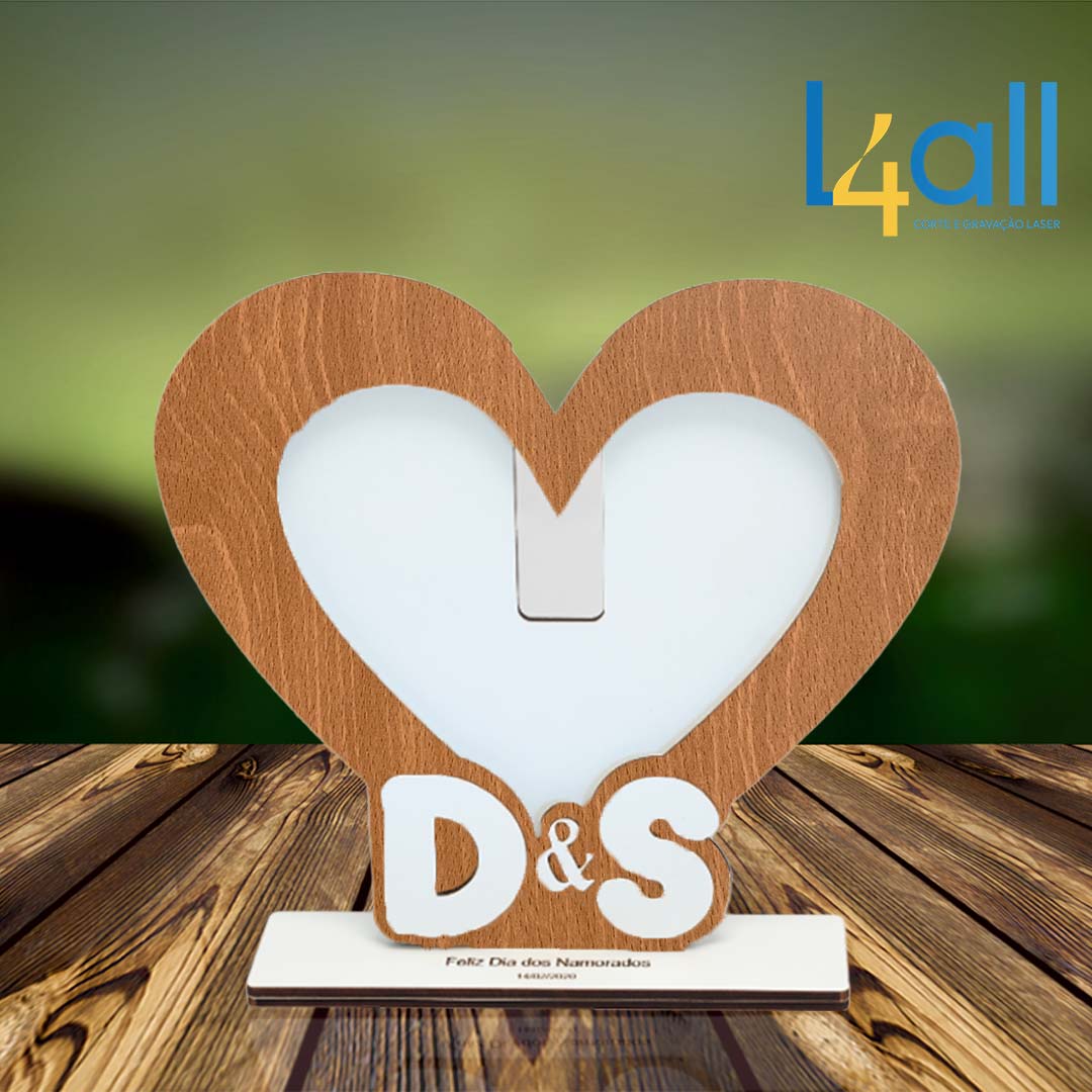 Moldura Heart Personalizada com Gravação - Porta-Retratos 19x18cm