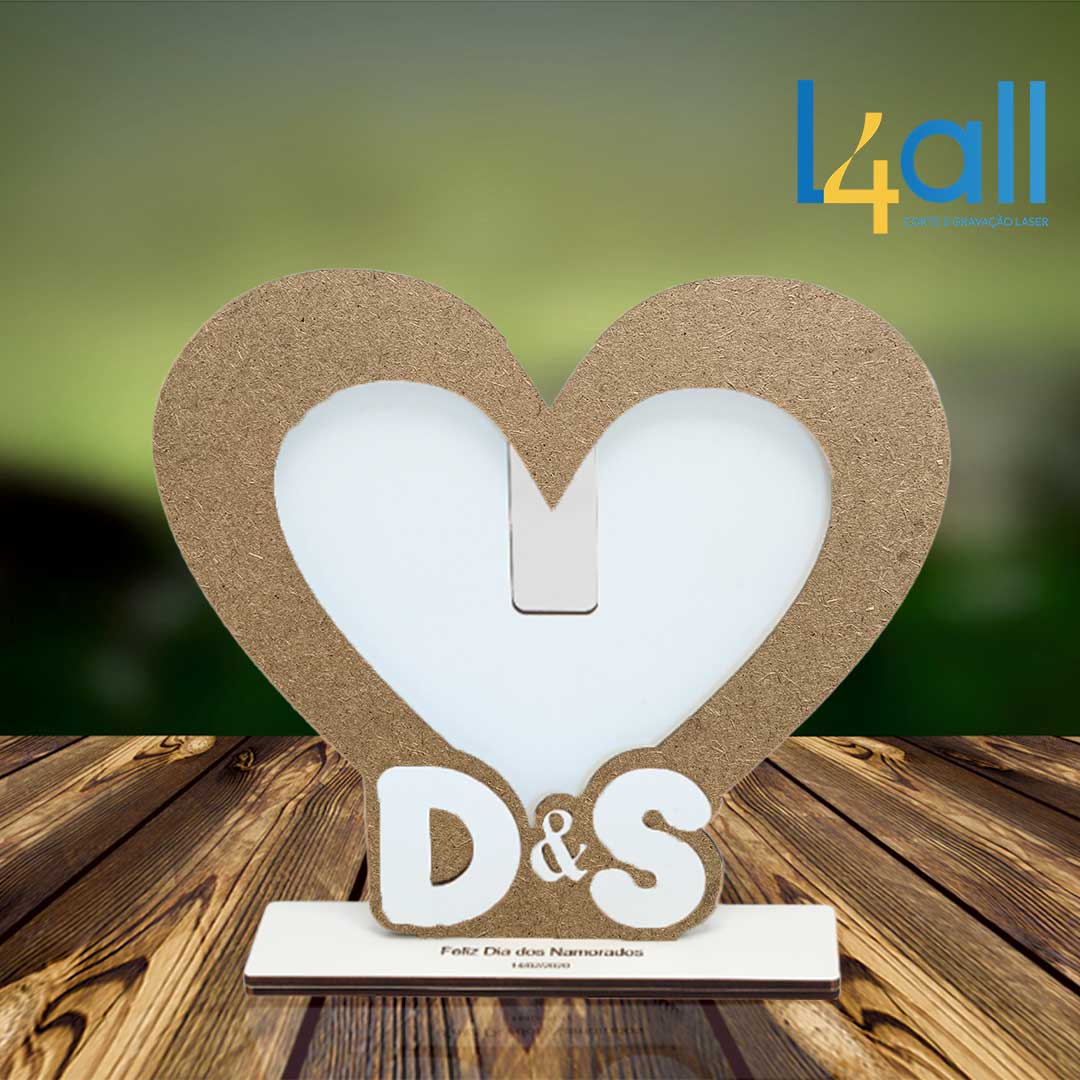 Moldura Heart Personalizada com Gravação - Porta-Retratos 19x18cm