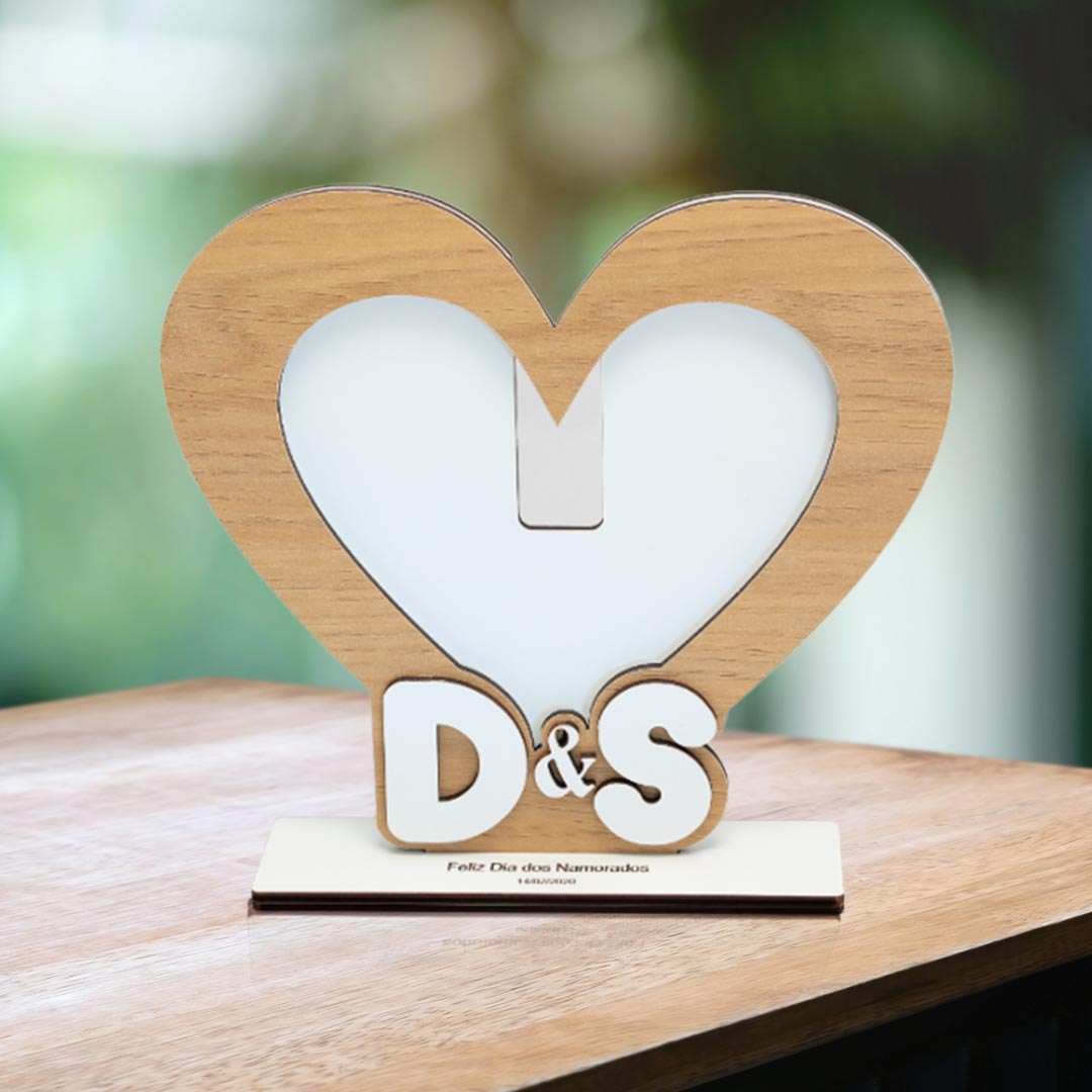 Moldura Heart Personalizada com Gravação - Porta-Retratos 19x18cm